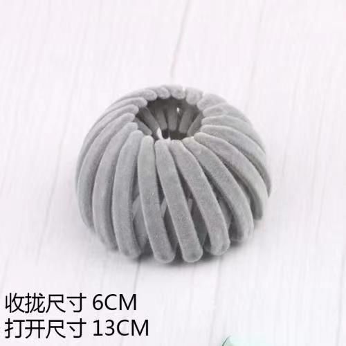 Women's Velvet Magic Bun Holder Expandable 6-13cm Quick Updo Hair Clip Grey 1pc Spring