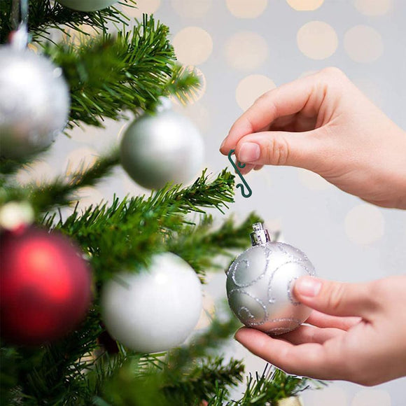 Christmas Ornament Hooks S-Shaped Plastic Hangers for Tree Balls, Stockings, Pinecones and Small Pendants, Green Snap-Apart Hook Strips for Holiday Home and Commercial Display Decoration (30 PCS (3 Sheets))