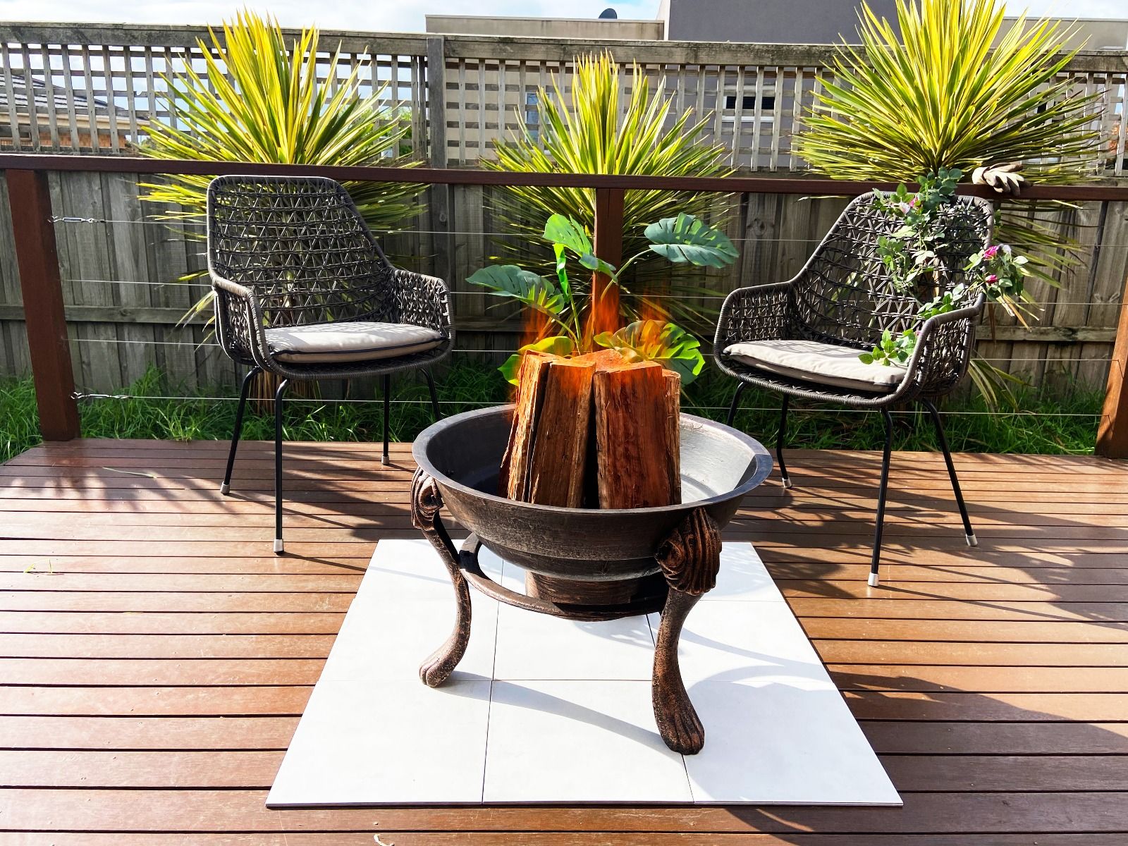 Vesuvius Firepit BBQ with Lid - 0