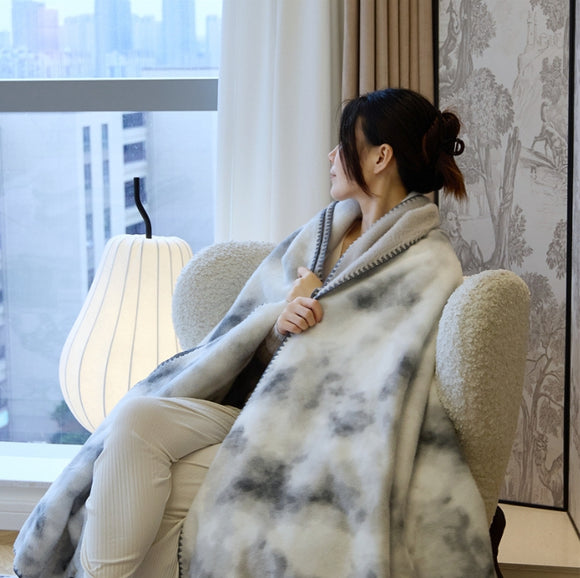 Grey Luxury Mink Velvet Ink Print Blanket - High-Quality Warmth for Your Home(150*200cm)