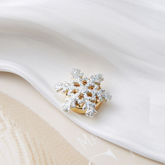 2 Piece Christmas Snowflake Button Cover Set - 2.4cm Sparkling Silver Snowflake Decorative Shirt Button Covers for Blouses, Dresses and Festive Outfits