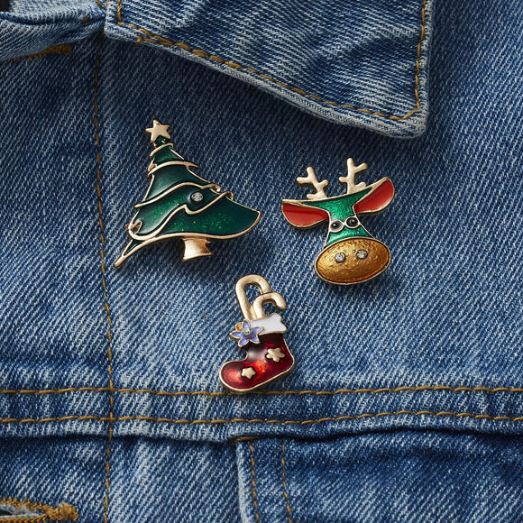 3 Piece Red Green Enamel Christmas Brooch Pins Set - Gold Alloy Festive Lapel Badges with Christmas Stocking, Reindeer and Snowman Design, Holiday Jewellery for Suits, Jackets, Bags and Gifts
