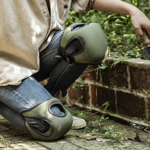 Black Adjustable Gardening Knee Pads - Comfortable Neoprene Knee Protectors for Weeding & Outdoor Work - RnR Galore