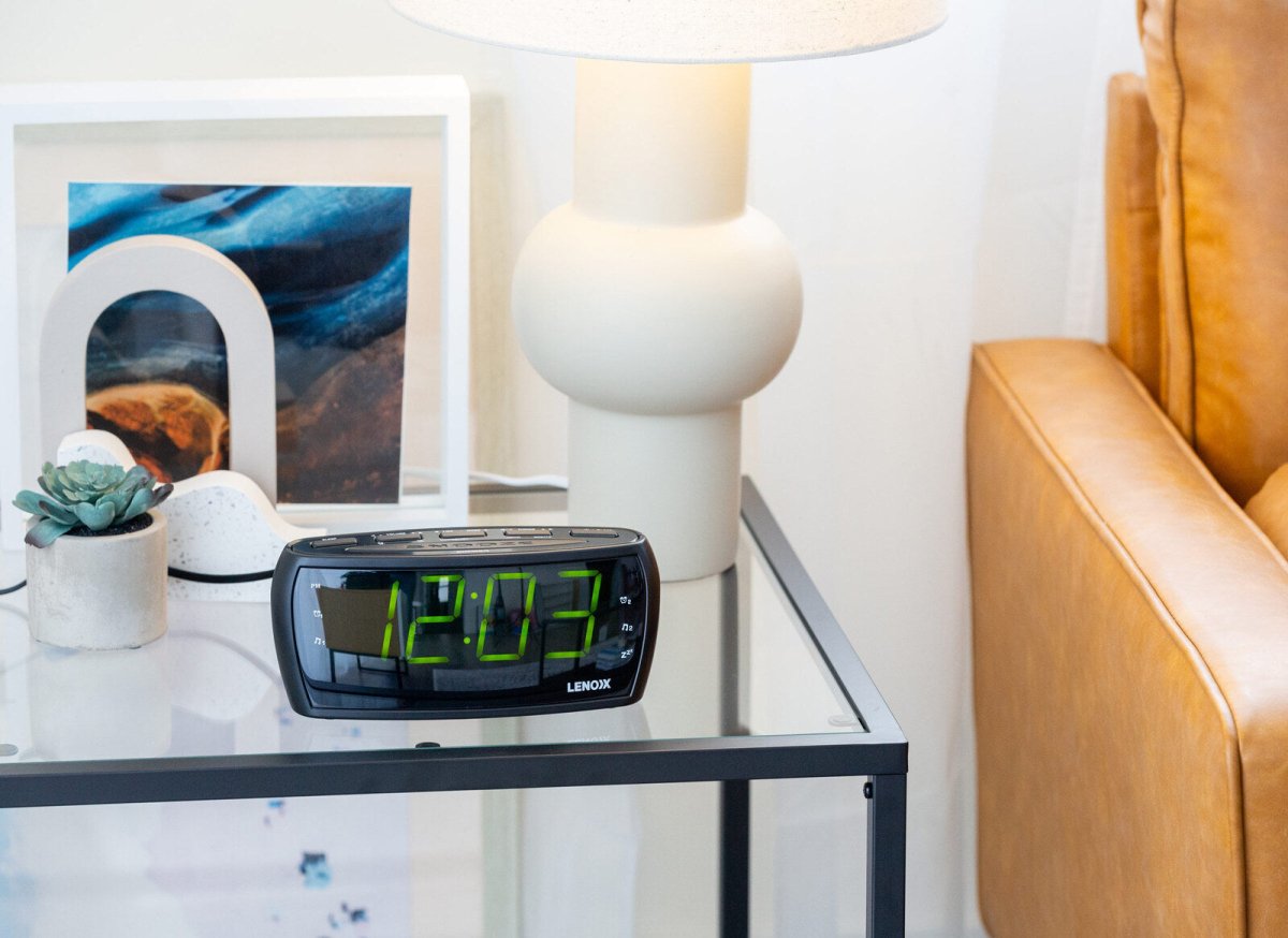 Led. Time Screening Large Number Alarm Clock & AM/FM Radio, Bold Green LED Time Screen ...